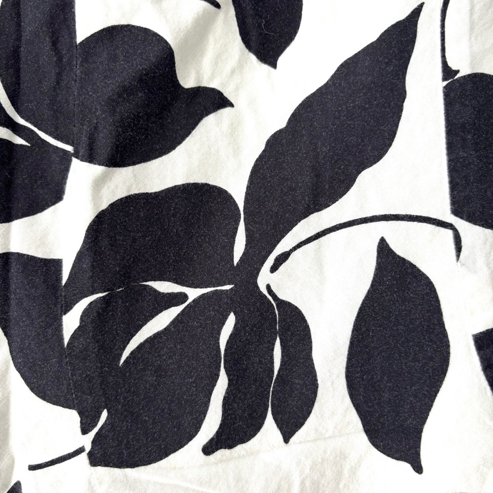 NWOT White House Black Market Black WhTE Leaf Print A-Line Ruffle Hem Skirt SZ 6 - Picture 5 of 10